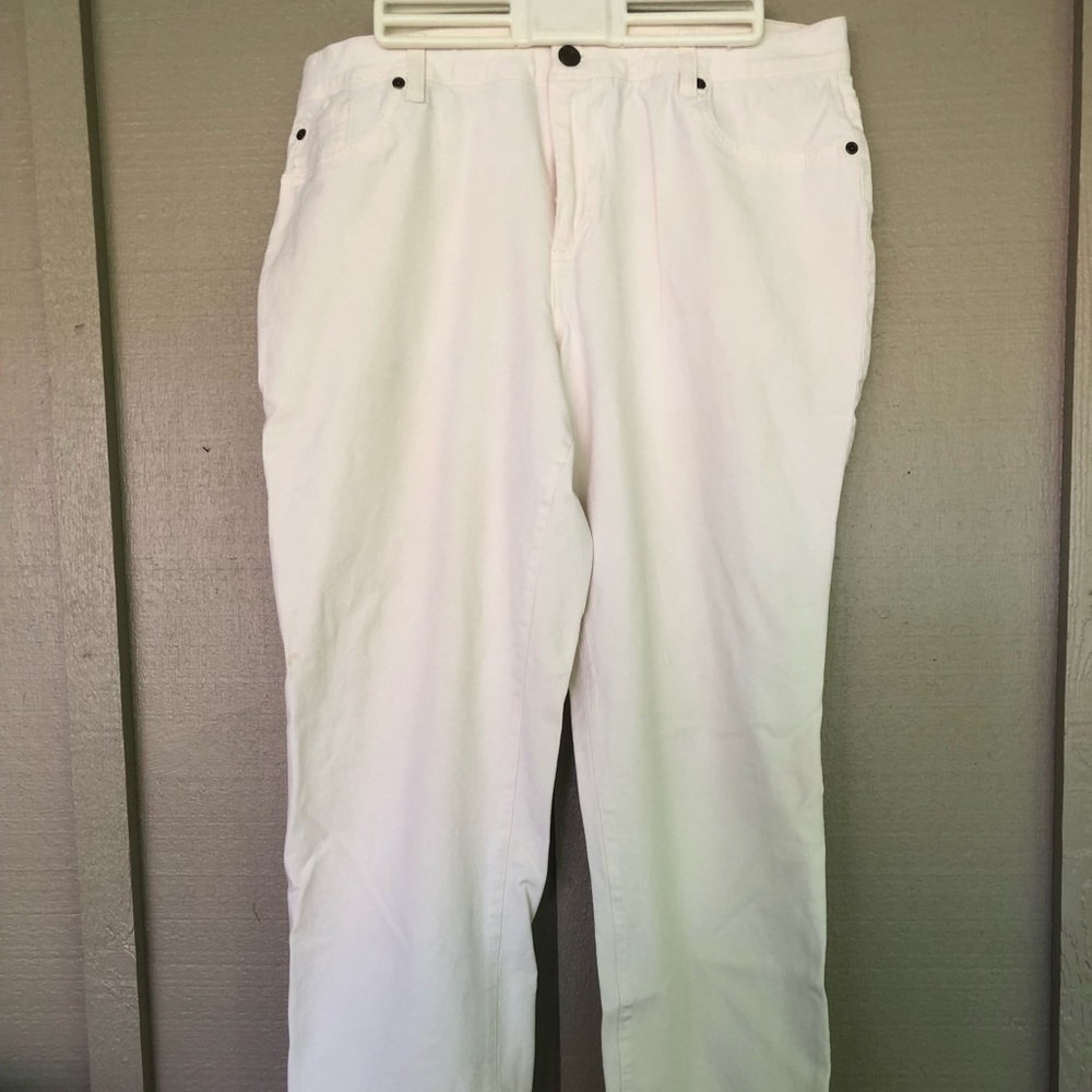 Chicos Ankle-Length White Jean Sz 3